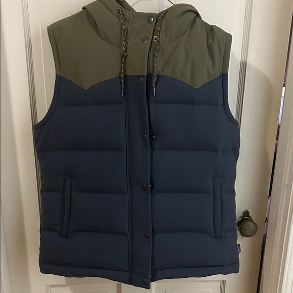 Patagonia bivy down vest with hood. Size large, blue and green. - Picture 2 of 10